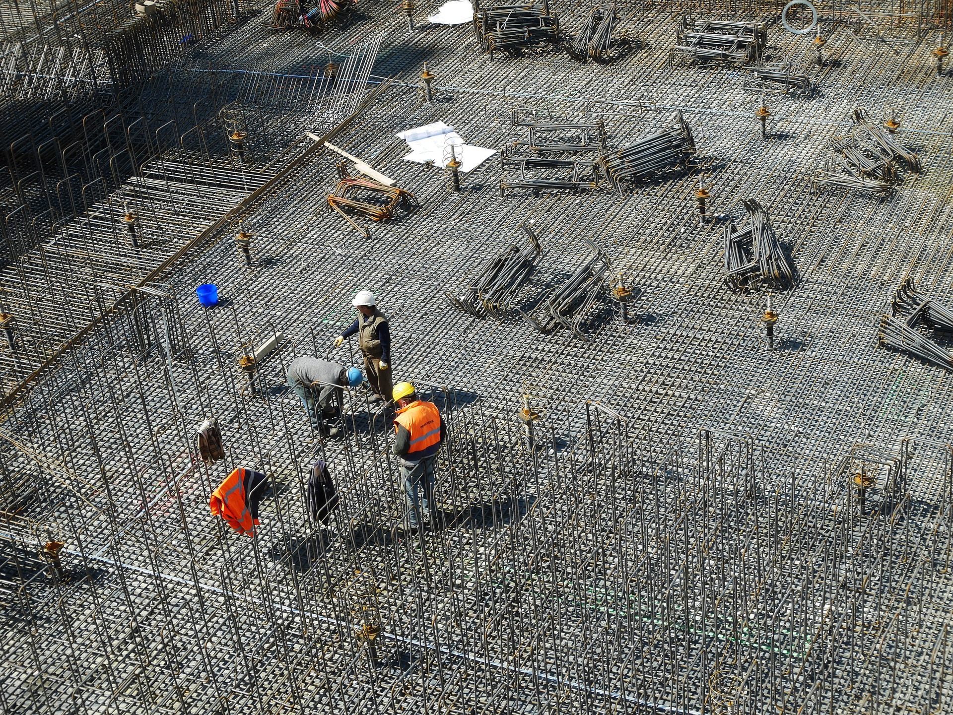 Aerial view of a construction site comprised of u-shaped pieces of metal.